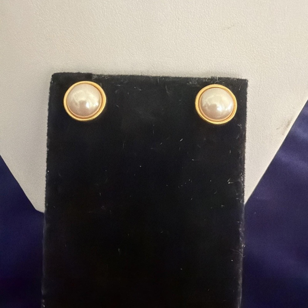 ANNE KLEIN Old Stock Goldtone Faux Pearl Round Shape Pierced Earrings